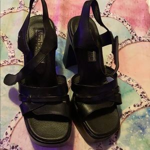 Black heals size 7